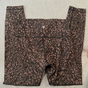 Lululemon wonder under cheetah leggings- perfect condition